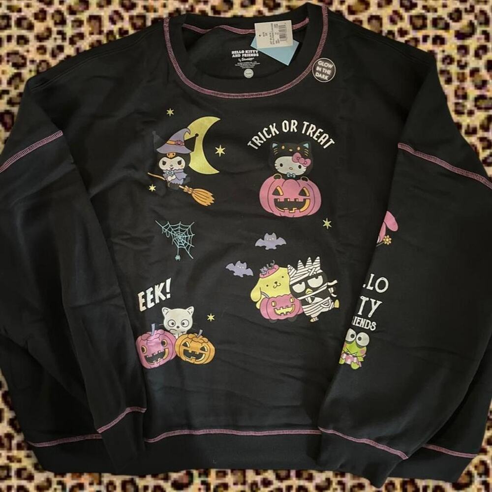Nwt 3x hello kitty Halloween sweatshirt